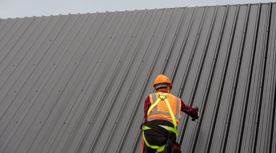 Professional gutter cleaning in Washtucna, WA